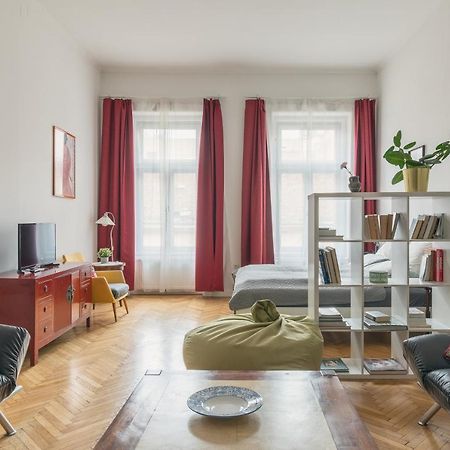 Bright & Spacious Loft With Basilica View Будапеща Екстериор снимка