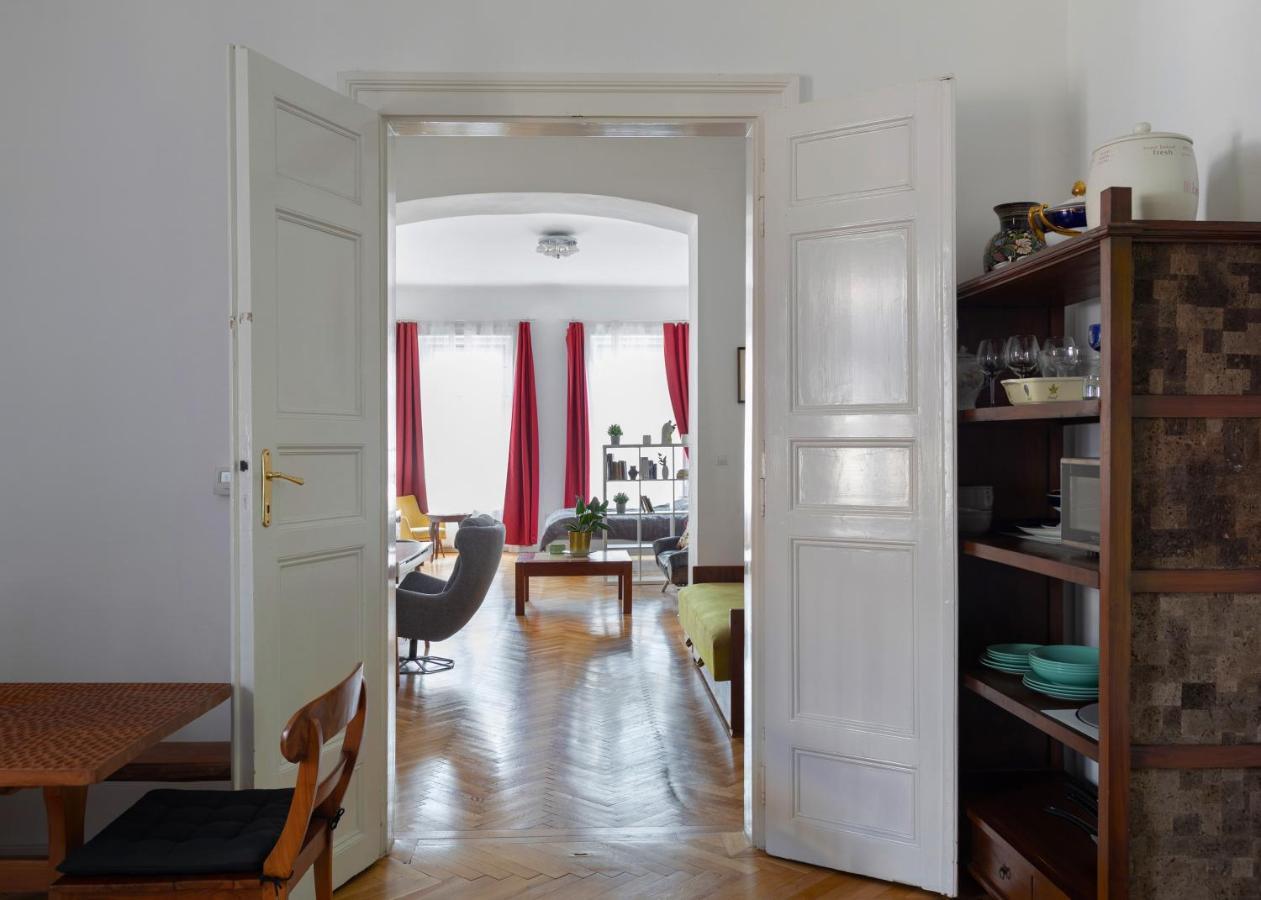 Bright & Spacious Loft With Basilica View Будапеща Екстериор снимка