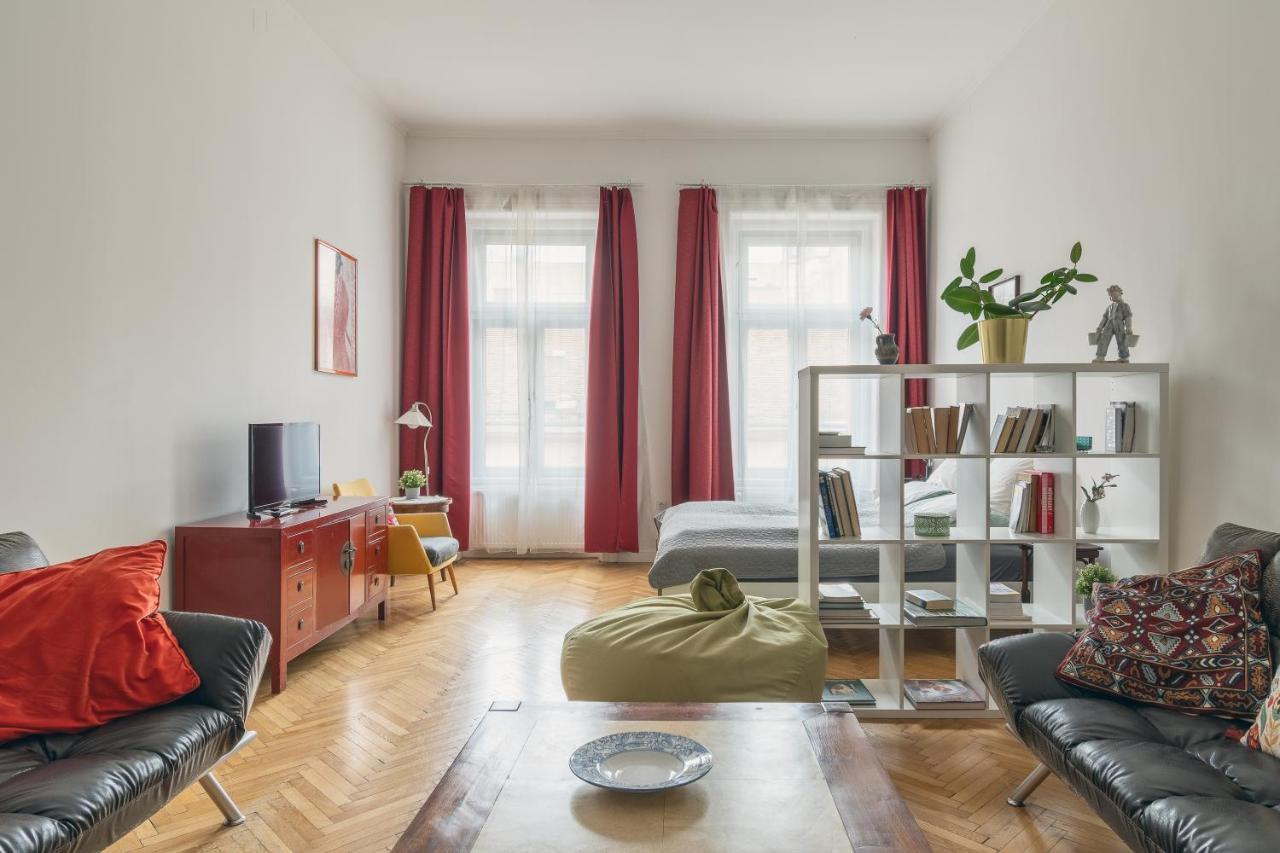Bright & Spacious Loft With Basilica View Будапеща Екстериор снимка