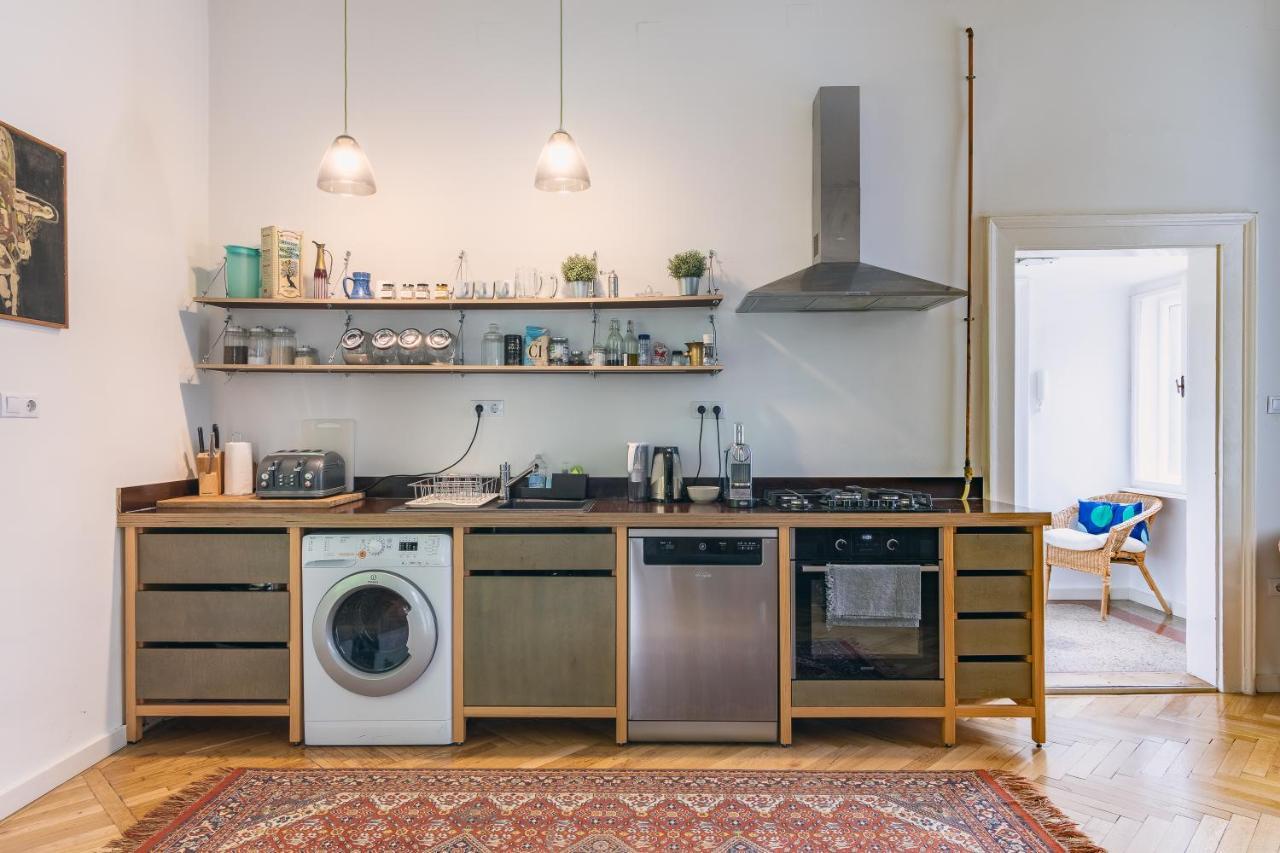 Bright & Spacious Loft With Basilica View Будапеща Екстериор снимка
