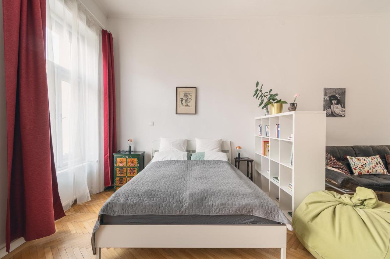 Bright & Spacious Loft With Basilica View Будапеща Екстериор снимка